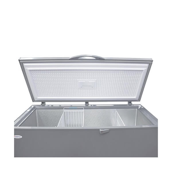 Intérieur spacieux du congélateur Fiabtec 510L avec le panier amovible