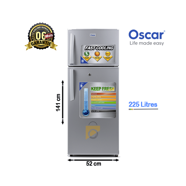 "Réfrigérateur OSCAR Silver 225L OSC-R255S posé dans une cuisine moderne avec porte ouverte sur les compartiments"
