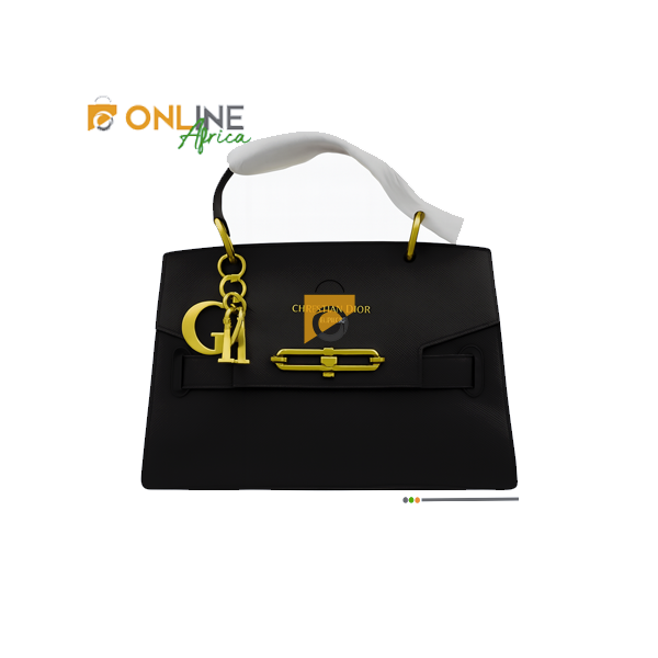 Image d’un sac à main Christian Dior pour femme en cuir blanc, avec détails dorés et logo emblématique, symbole d’élégance et de luxe.