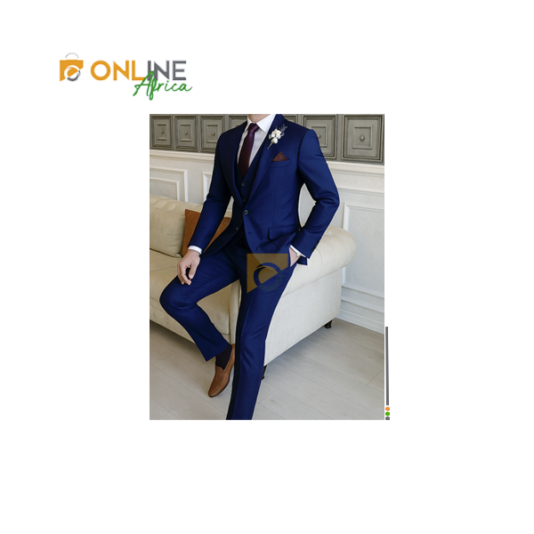 Costume homme 3 pièces en tissu Super 180 bleu élégant sur mannequin